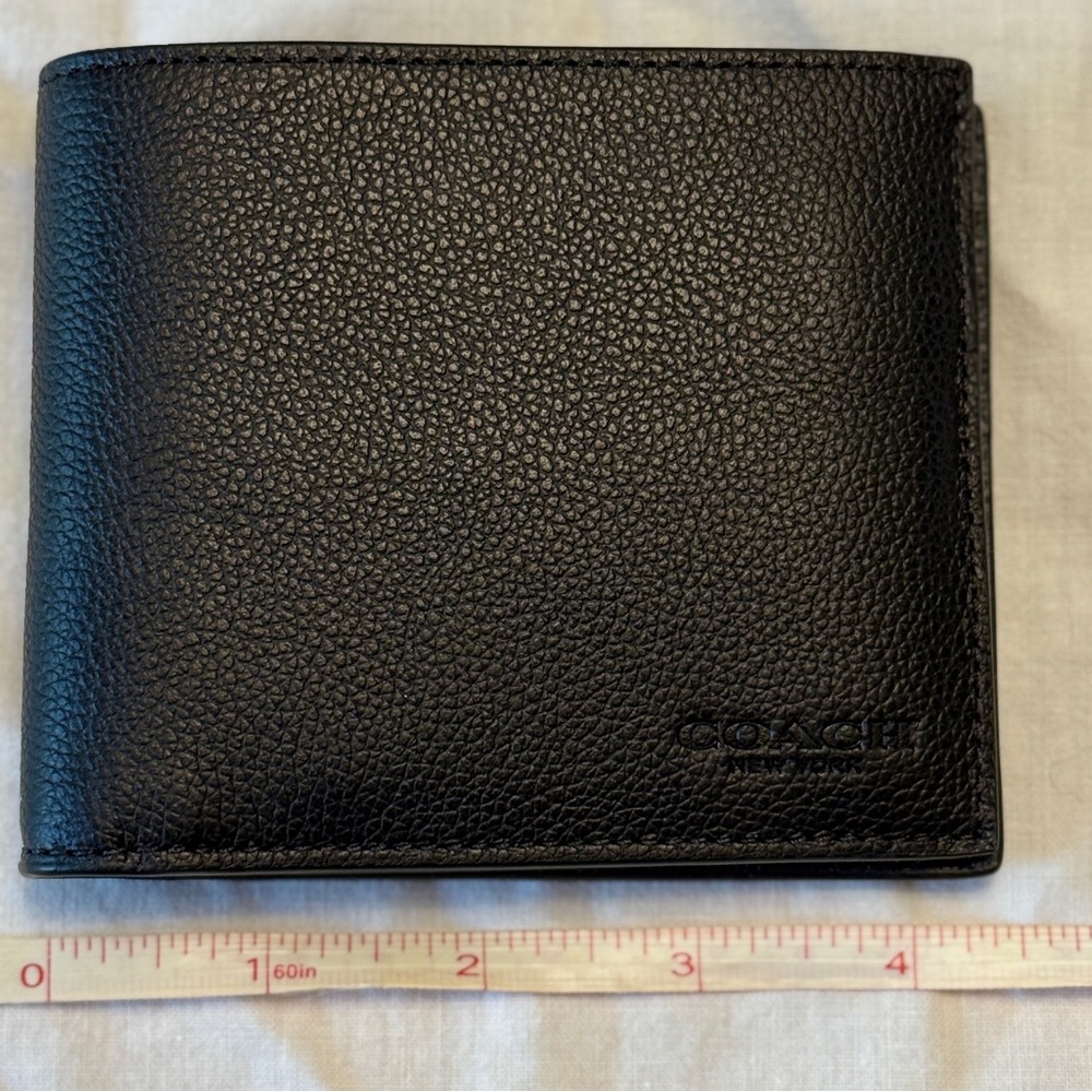NWOT Coach Pebbled Black Leather Men’s Wallet